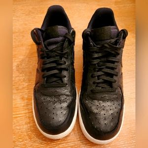 Air Force 1 Black Pebbled Leather